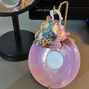 Bone China cup and saucer with display